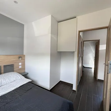 Semesterbostad Sarbi Mare *